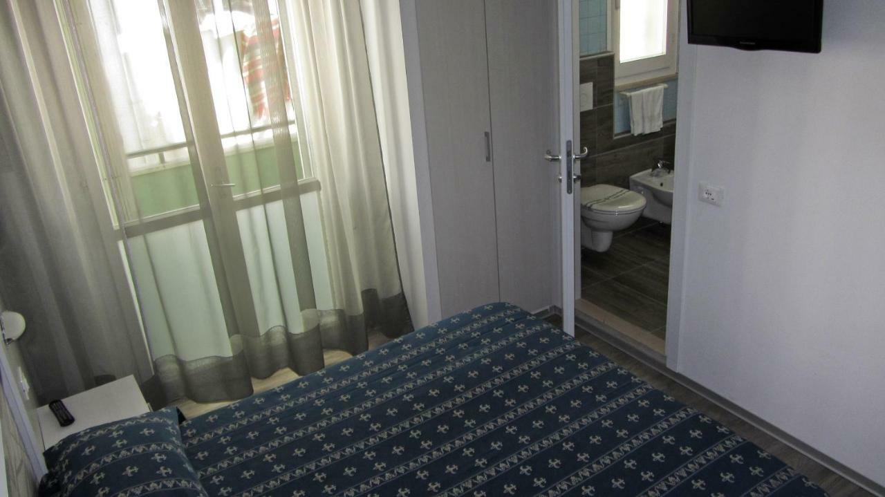 Hotel Sorriso - Molto Piu Di Una Stella Riccione Exterior photo